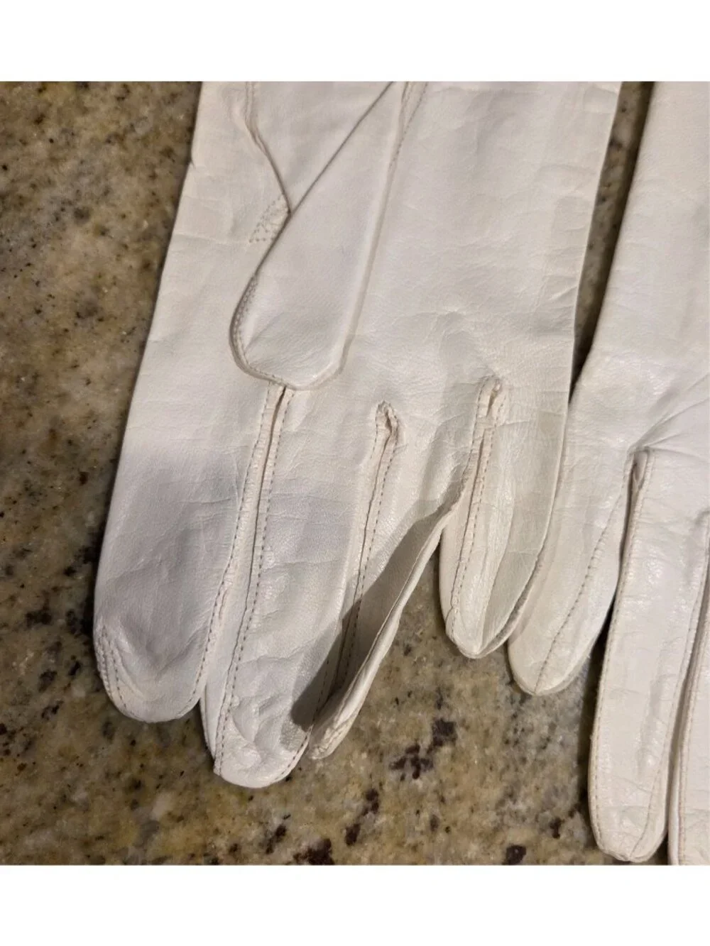 New! Vintage Women's Size M/L Cream Leather Formal Gloves Italy Buckle Accent